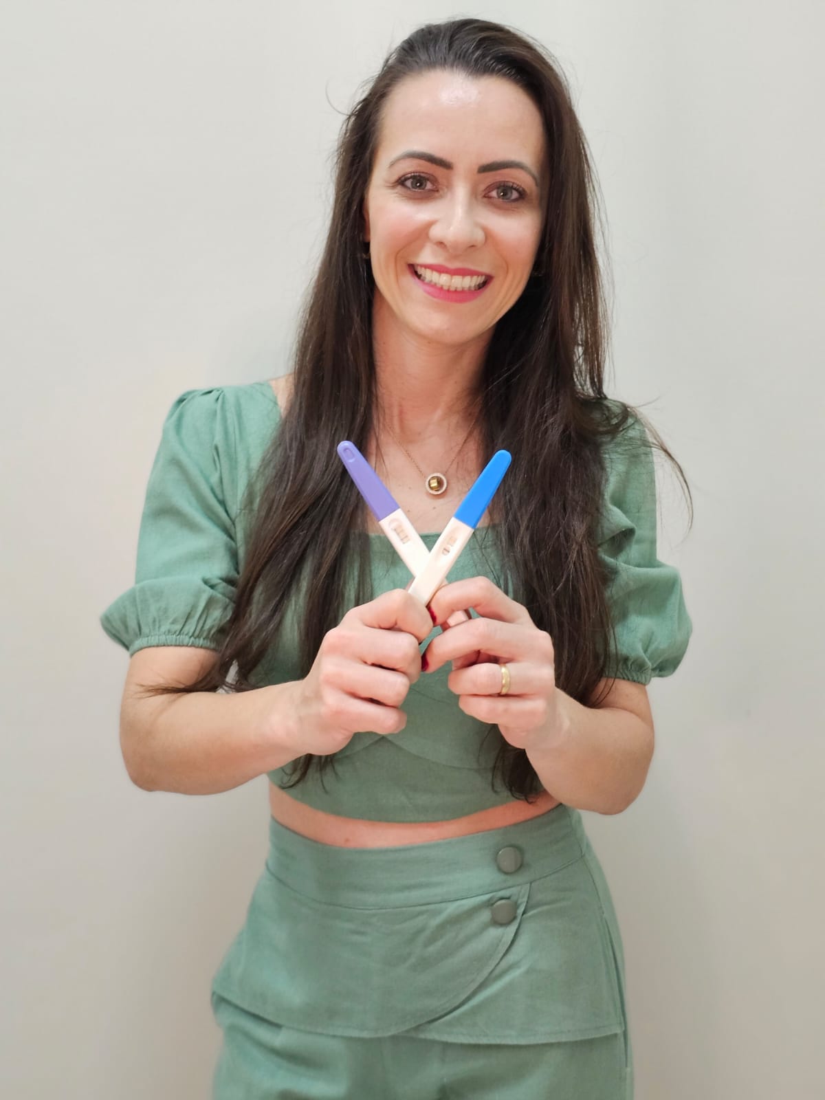 Keli Zeferino em um momento acolhedor durante o acompanhamento nutricional.